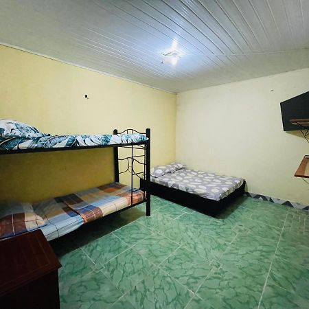 Apartamentos Cerca Al Aeropuerto Leticia Kültér fotó