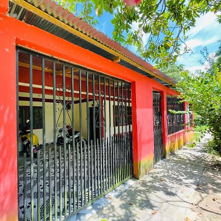 Apartamentos Cerca Al Aeropuerto Leticia Kültér fotó