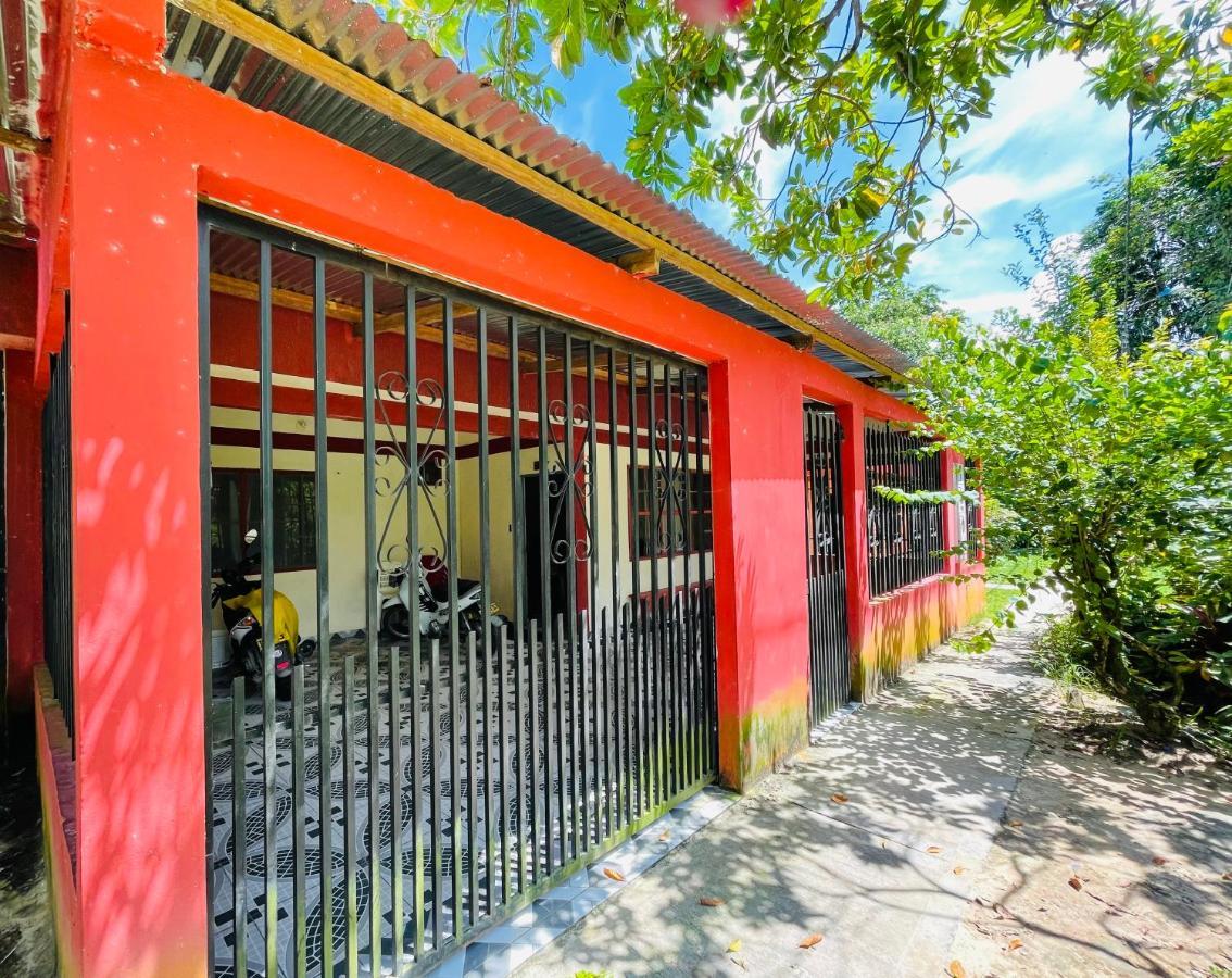 Apartamentos Cerca Al Aeropuerto Leticia Kültér fotó